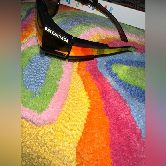 Balenciaga Unlimited Round Sunglasses - Picture 14 of 16